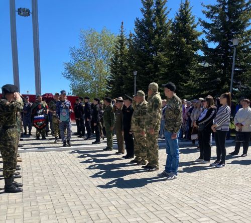 Жители Камских Полян простились с бойцом, погибшим в зоне специальной военной операции