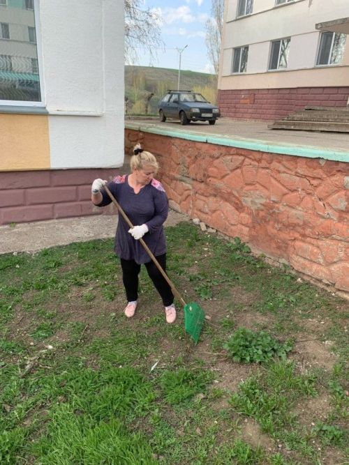 В Камских Полянах продолжается санитарный месячник