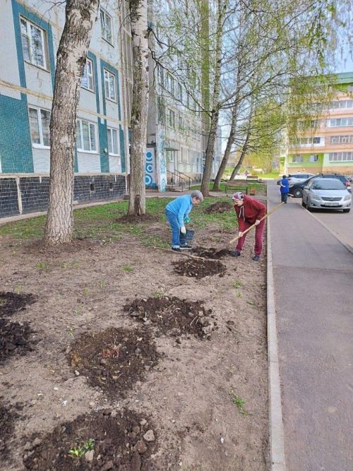 В Камских Полянах продолжается санитарный месячник