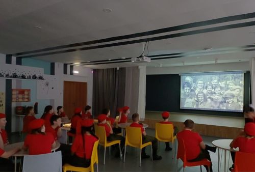 В молодежном центре «Алан» прошел урок памяти «Холокост — трагедия народа»