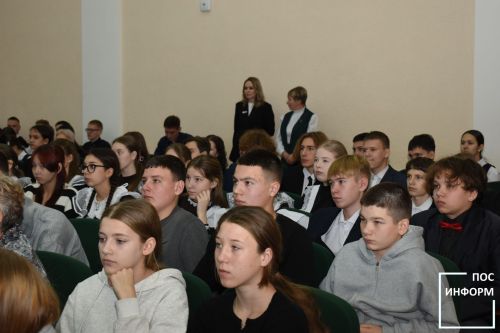 Представители Минсельхоза встретились со школьниками Камских Полян