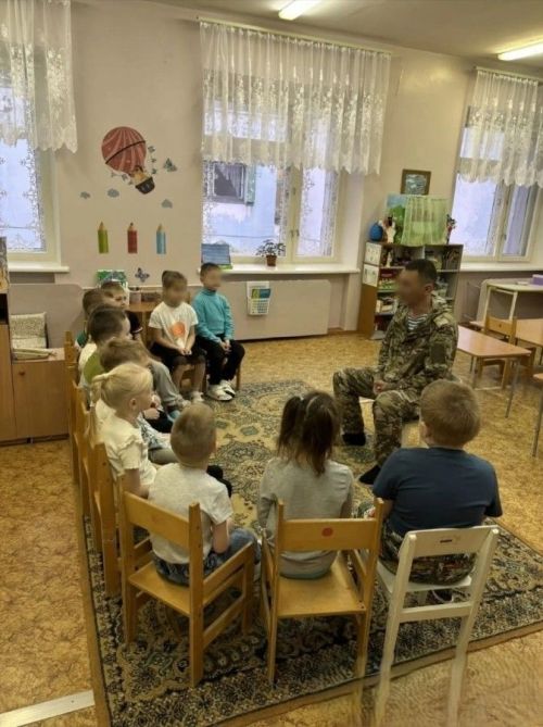 Дошкольники Камских Полян встретились с участником специальной военной операции