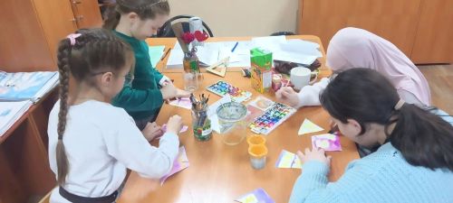 Письмо Деду Морозу и танцы до упаду: как прошла предновогодняя тусовка в объединении «Палитра» Камских Полян