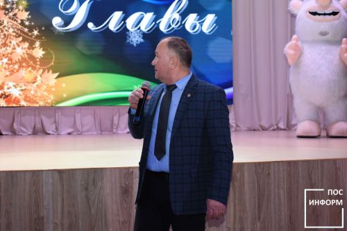 В Камских Полянах прошла главная детская ёлка с подарками и хороводом