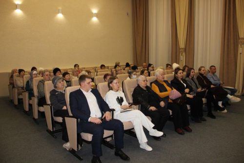 Глава Камских Полян встретился со старшими по домам