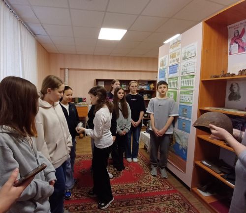 Юные активисты Камских Полян посетили музей молодёжного центра «Алан»