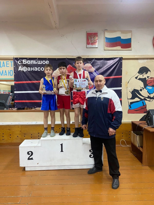 Спортсмены из Камских Полян заняли призовые места в матчевой встрече по боксу