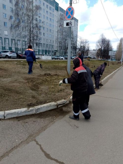 В Камских Полянах продолжается санитарный двухмесячник