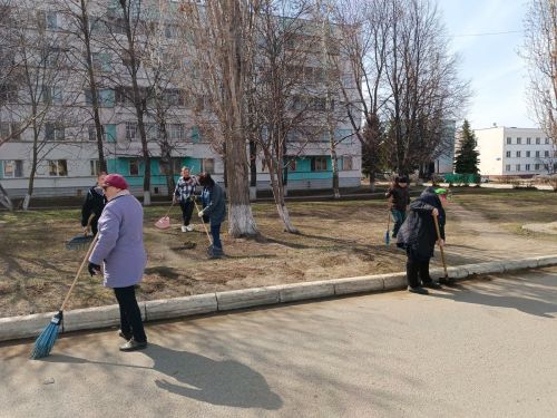 В Камских Полянах продолжается санитарный двухмесячник