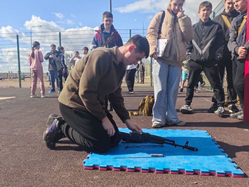 В школе №2  Камских Полян состоялся военно-патриотический этап «Зарница 2.0»