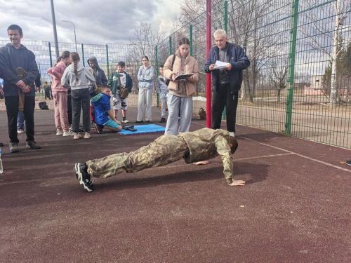 В школе №2  Камских Полян состоялся военно-патриотический этап «Зарница 2.0»