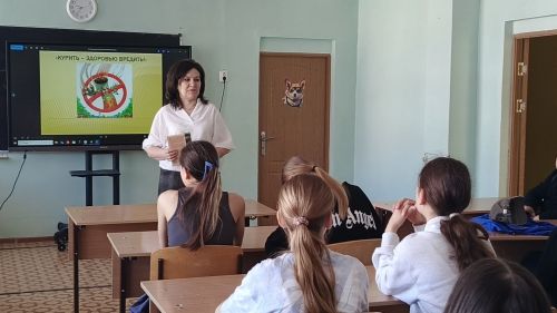 Библиотекарь Камских Полян рассказали школьникам о вреде курения