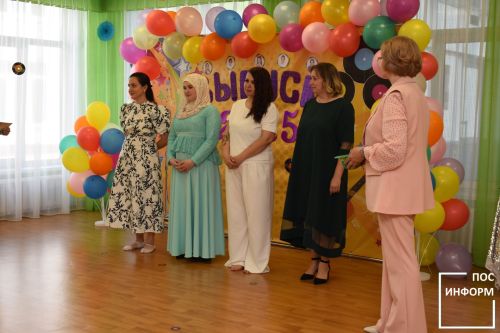 В детском саду «Огонек» Камских Полян начались выпускные утренники