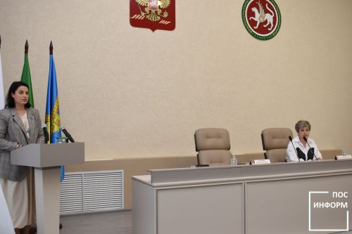 В администрации Камских Полян прошла сессия