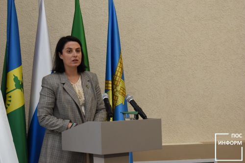 В администрации Камских Полян прошла сессия