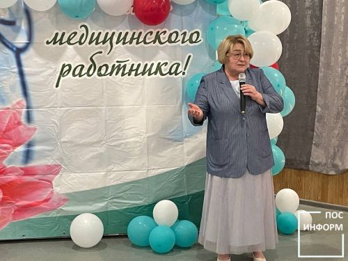 В Камских Полянах поздравили медицинских работников