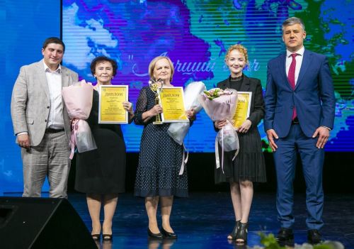 Сотрудника Камско-Полянской больницы наградили в День медработника