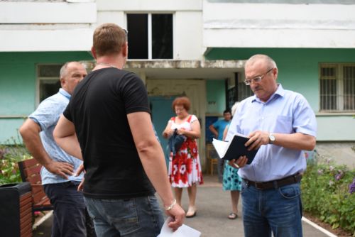 В Камских Полянах вновь прошел комиссионный обход многоквартирных домов