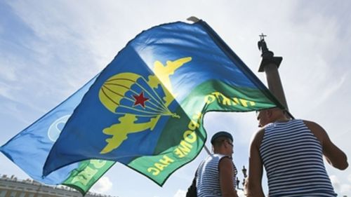 Сегодня ребята отмечают свой праздник «голубых беретов»