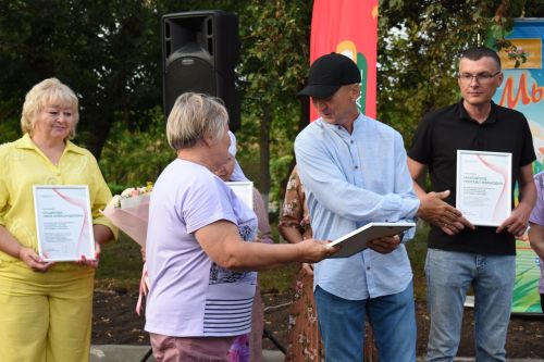 Праздник обновленного двора для жителей Камских Полян