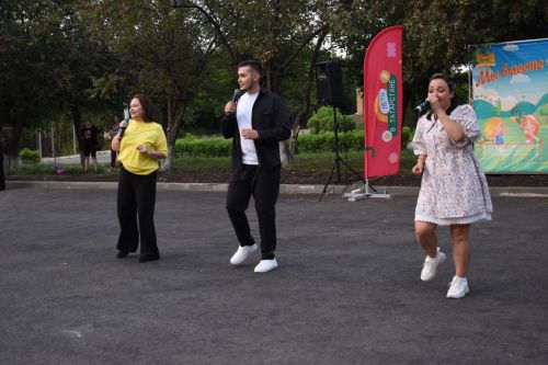 Праздник обновленного двора для жителей Камских Полян
