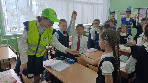 ЮИДовцы Камских Полян провели для детей урок безопасности