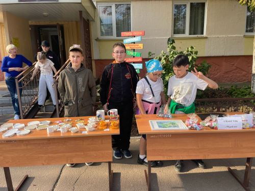 В Камских Полянах прошла благотворительная ярмарка  в поддержку военнослужащих