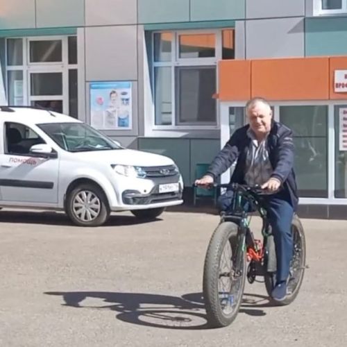 Сотрудники Камско-Полянской больницы поддержали акцию «На работу на велосипеде»