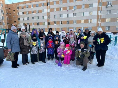 Подарить сказку во дворе: как жители Камских Полян устроили яркий детский праздник