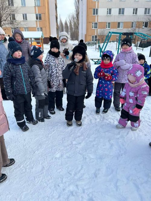 Подарить сказку во дворе: как жители Камских Полян устроили яркий детский праздник