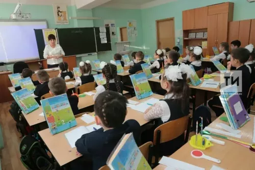 С 1 сентября хотят вернуть оценки за поведение в школах