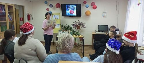 Волшебство зимних традиций: в Камско-Полянской библиотеке прошел фольклорный вечер