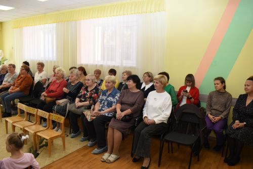 День пожилого человека отметили в детском саду «Золотая Рыбка» Камских Полян