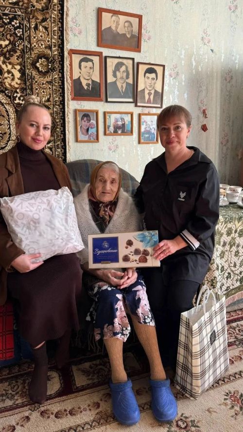 Тружеников тыла и долгожителей Камских Полян поздравили с Днём пожилых людей