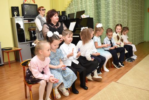 День пожилого человека отметили в детском саду «Золотая Рыбка» Камских Полян