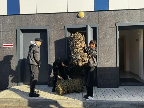 Жители Камских Полян отправили тёплый гуманитарный груз бойцам и в госпиталь