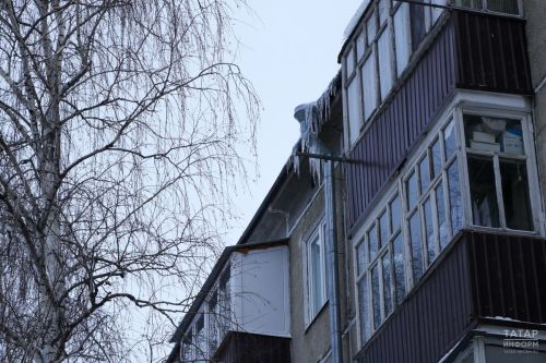 Юрист Георгиева разъяснила, кто отвечает за сосульки на балконах