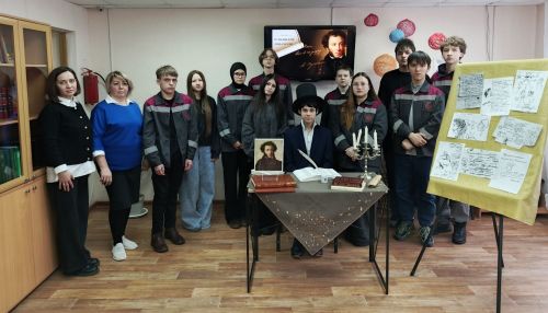 «В сиянье пушкинских стихов»: студенты Камских Полян погрузились в эпоху великого поэта