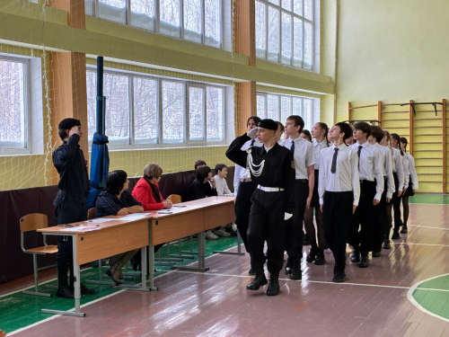 В Камскополянской школе №1 прошел традиционный «Смотр строя и песни»
