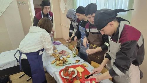 «Парад бутербродов»: в Камских Полянах студенты сразились в кулинарном поединке