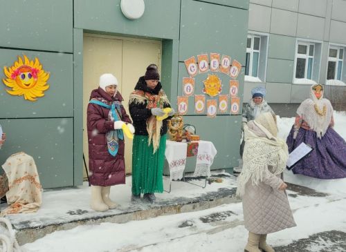 В Камско-Полянском доме-интернате проводили зиму и встретили весну широкой Масленицей