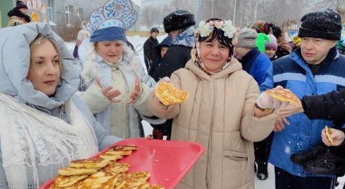 В Камско-Полянском доме-интернате проводили зиму и встретили весну широкой Масленицей
