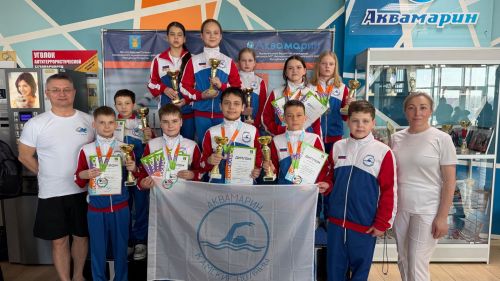 Юные пловцы из Камских Полян успешно выступили на Первенстве района