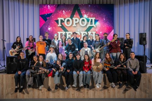 Живой звук и хиты 90-х: как в Камских Полянах прошёл концерт детских рок-групп