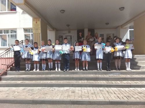 В Камскополянской школе № 1 прозвенел последний звонок для учеников 1–8 и 10-х классов