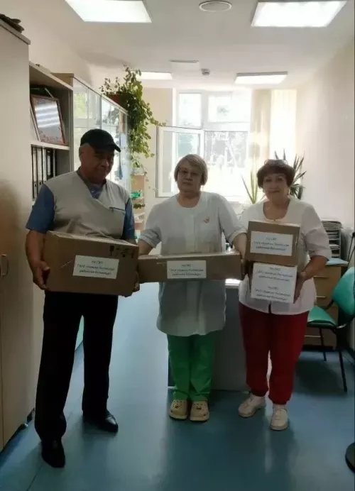 Сотрудники Камско-Полянской больницы собрали гуманитарную помощь бойцам в зоне СВО