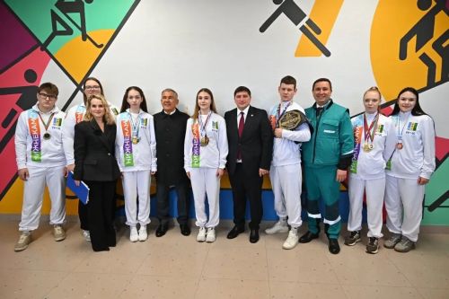 Воспитанница спортшколы из Камских Полян встретилась с Раисом РТ Рустамом Миннихановым