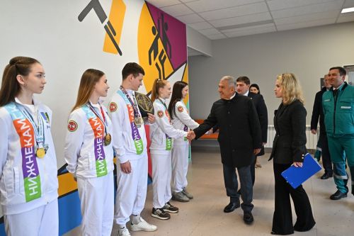 Воспитанница спортшколы из Камских Полян встретилась с Раисом РТ Рустамом Миннихановым