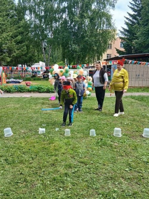 Веселье на свежем воздухе: дошколята Камских Полян отметили яркий праздник Сабантуй