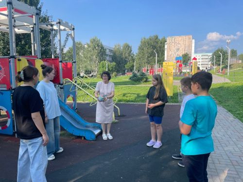 Библиотекари Камских Полян провели урок для юных читателей